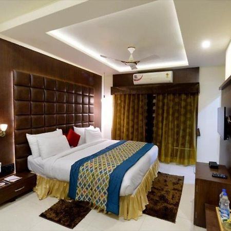 Hotel Mk Vivanta Gwalior Ngoại thất bức ảnh