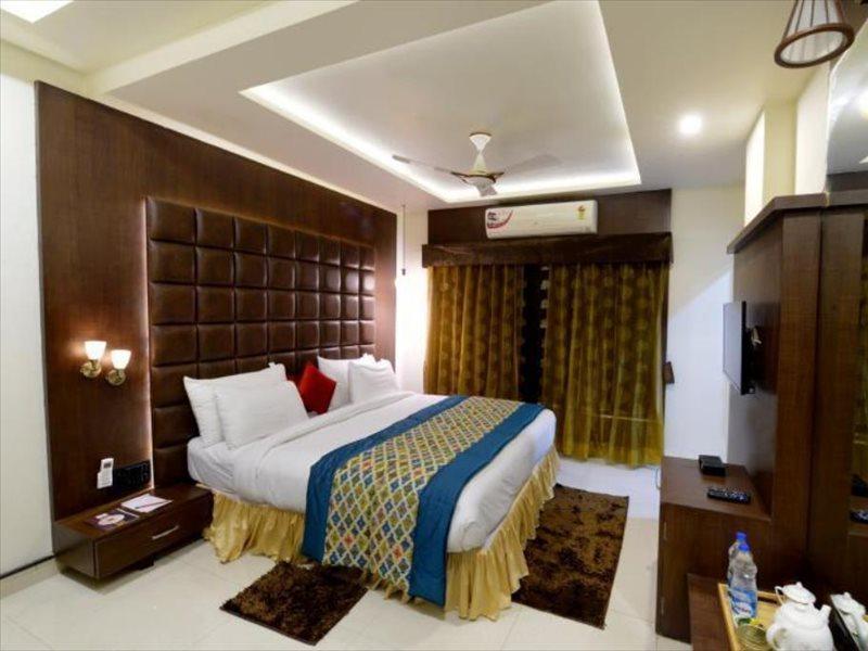 Hotel Mk Vivanta Gwalior Ngoại thất bức ảnh