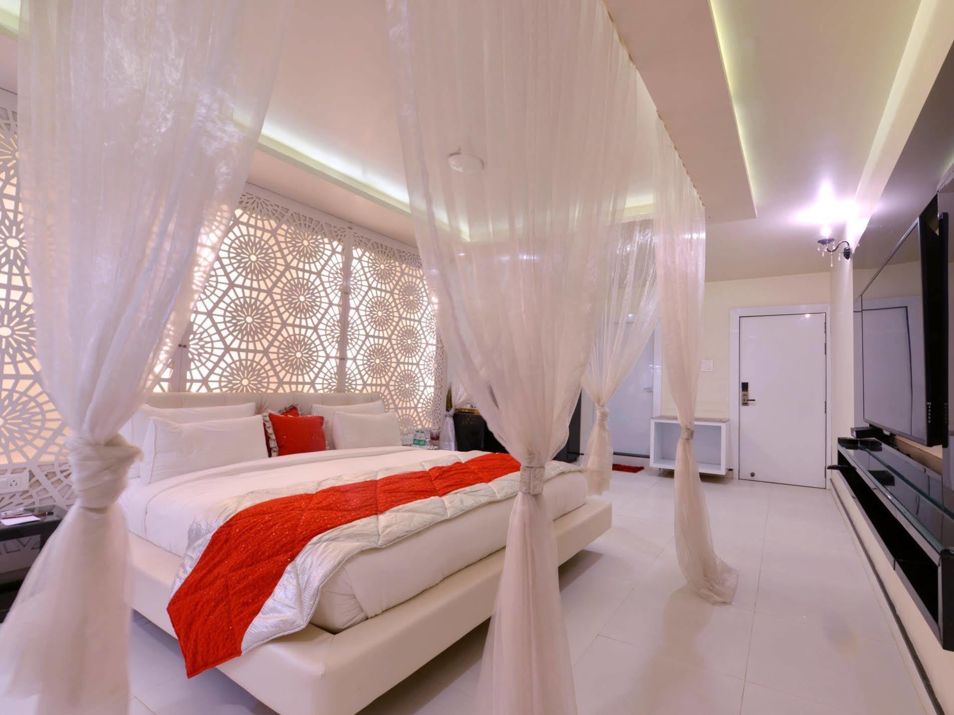 Hotel Mk Vivanta Gwalior Ngoại thất bức ảnh